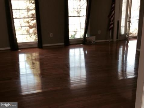 LEE MANOR - Residential