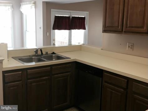 LEE MANOR - Residential