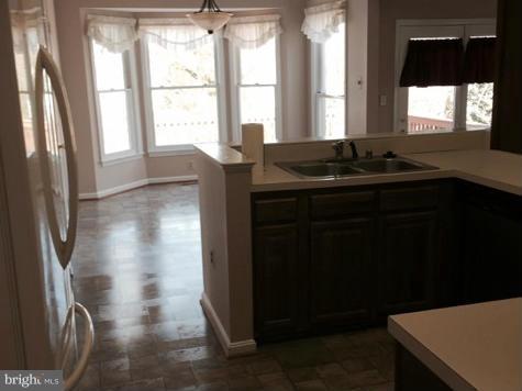 LEE MANOR - Residential