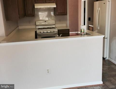 LEE MANOR - Residential