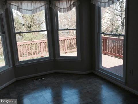 LEE MANOR - Residential