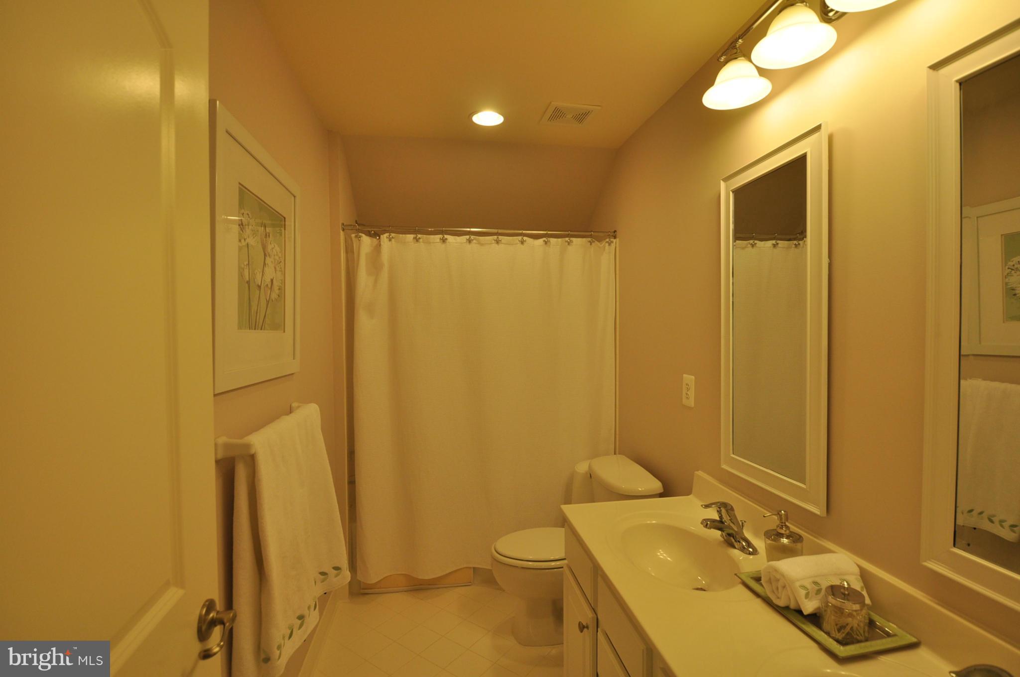 HIDDEN CREEK - Residential Lease