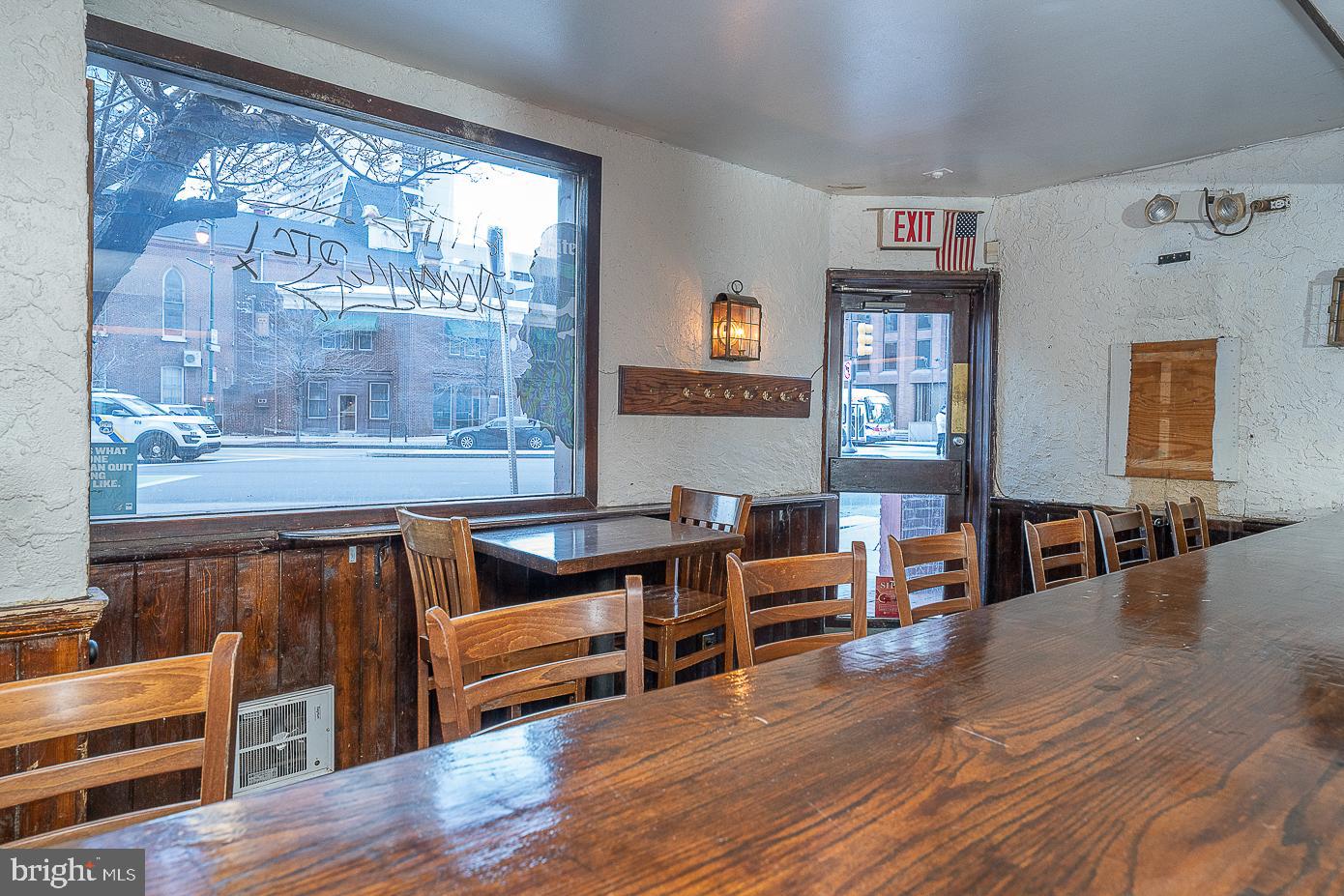 CENTER CITY - Commercial Sale