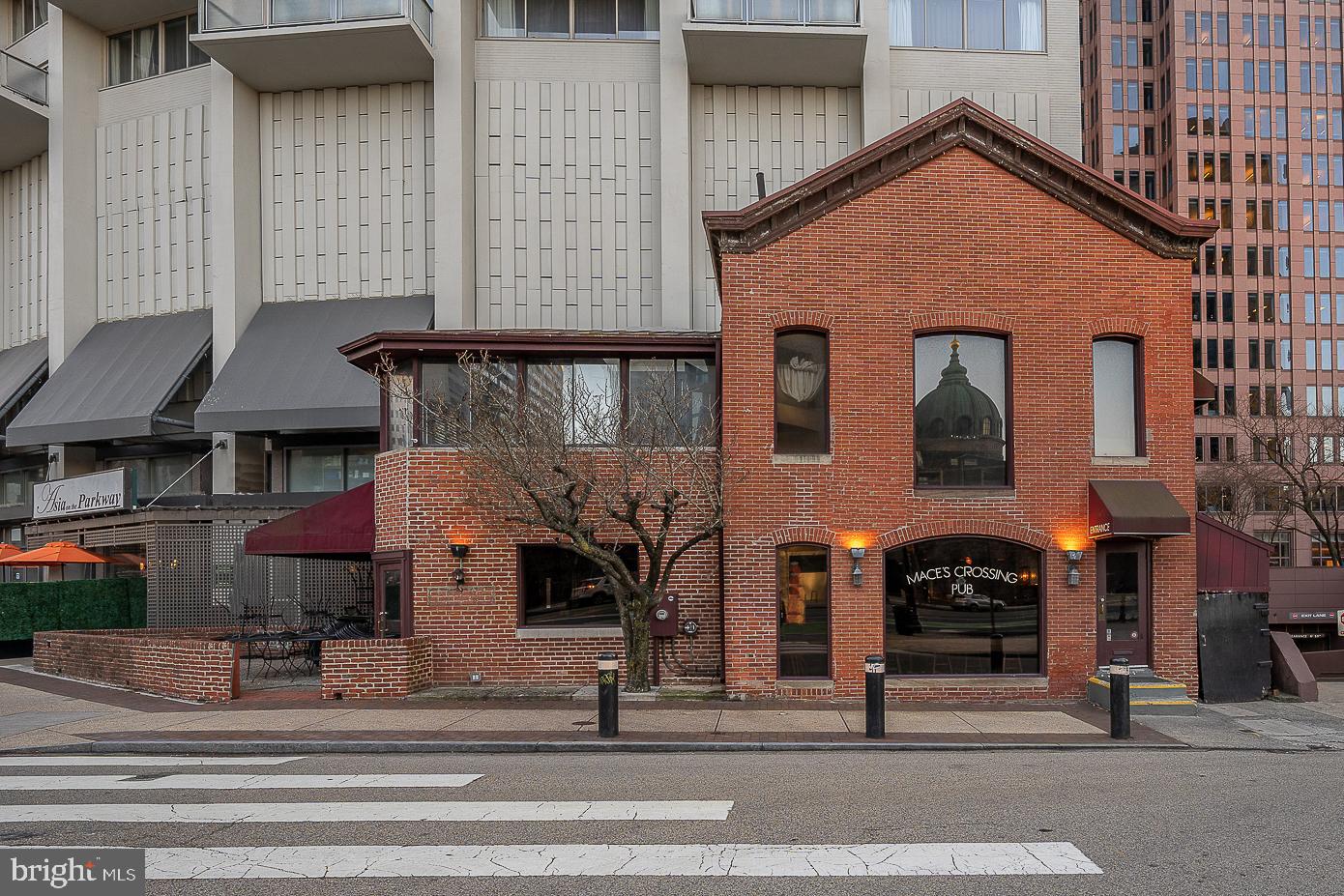 CENTER CITY - Commercial Sale