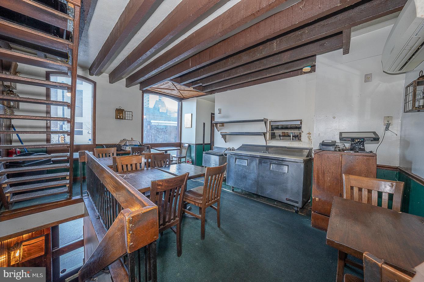 CENTER CITY - Commercial Sale