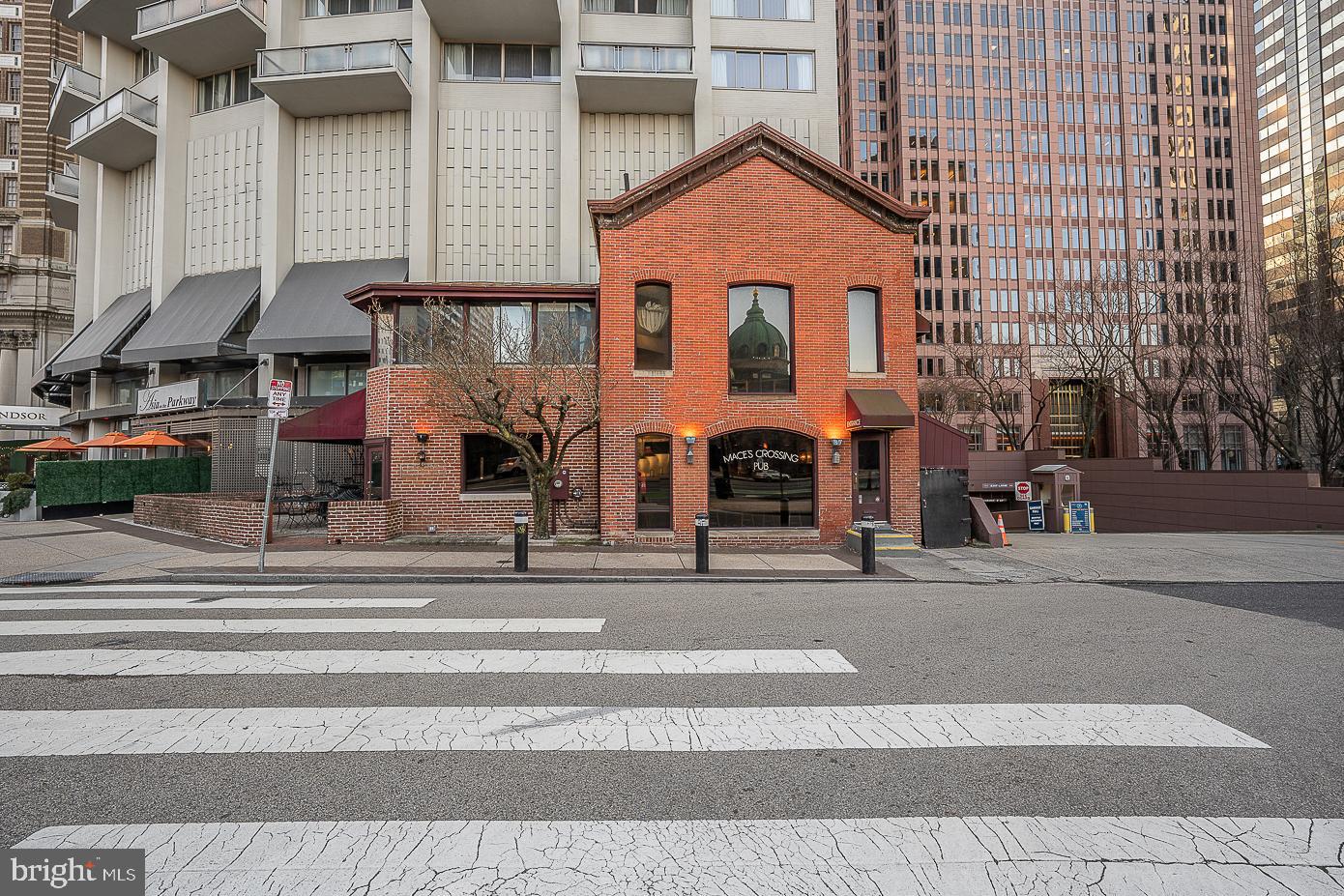 CENTER CITY - Commercial Sale