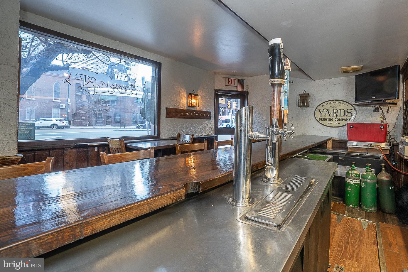 CENTER CITY - Commercial Sale