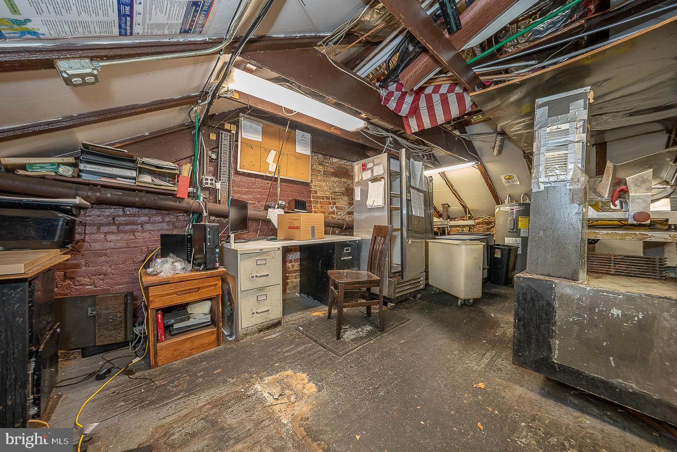 CENTER CITY - Commercial Sale