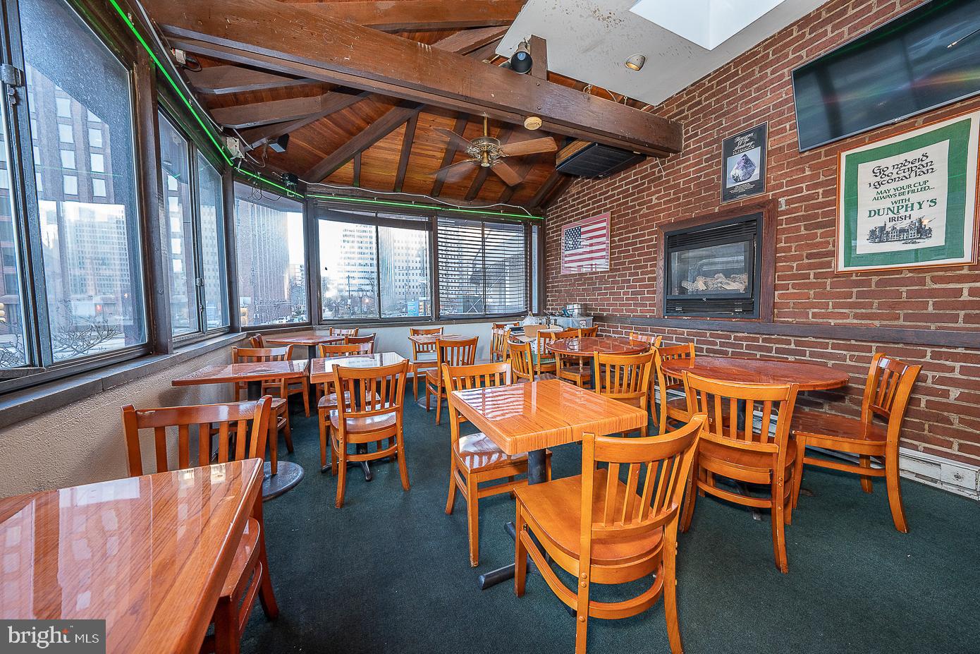 CENTER CITY - Commercial Sale