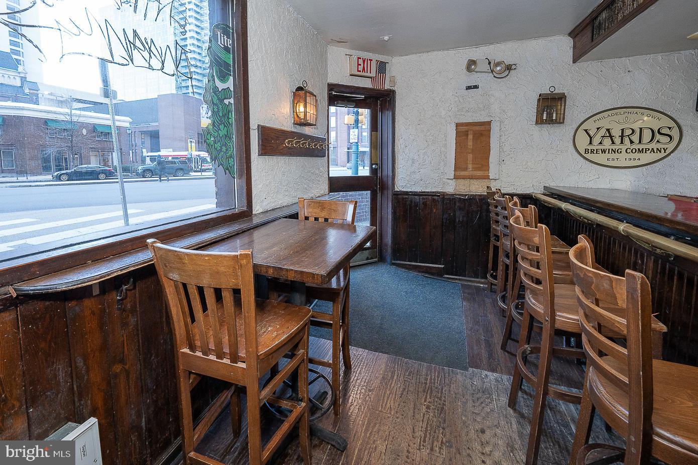 CENTER CITY - Commercial Sale