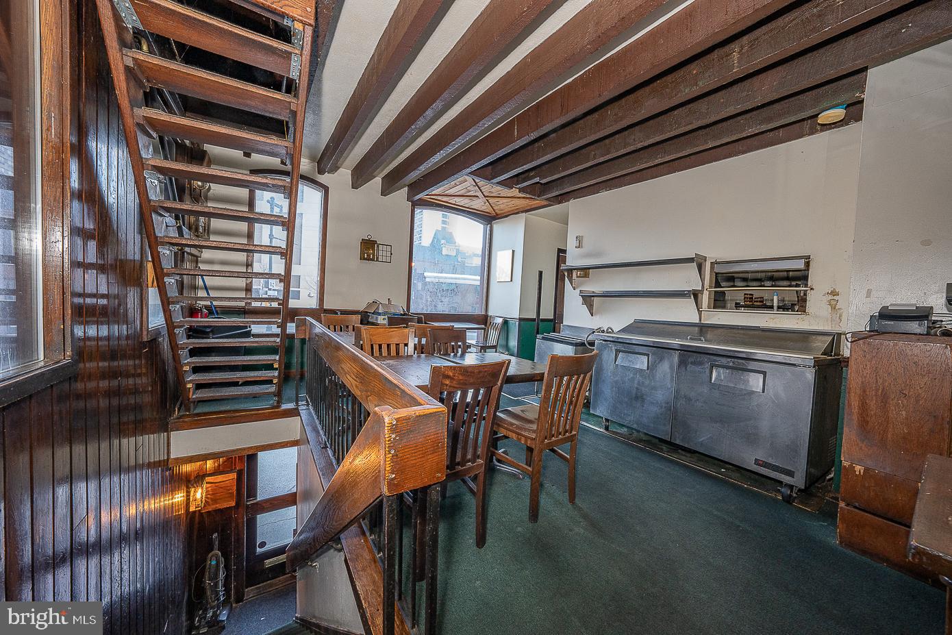 CENTER CITY - Commercial Sale