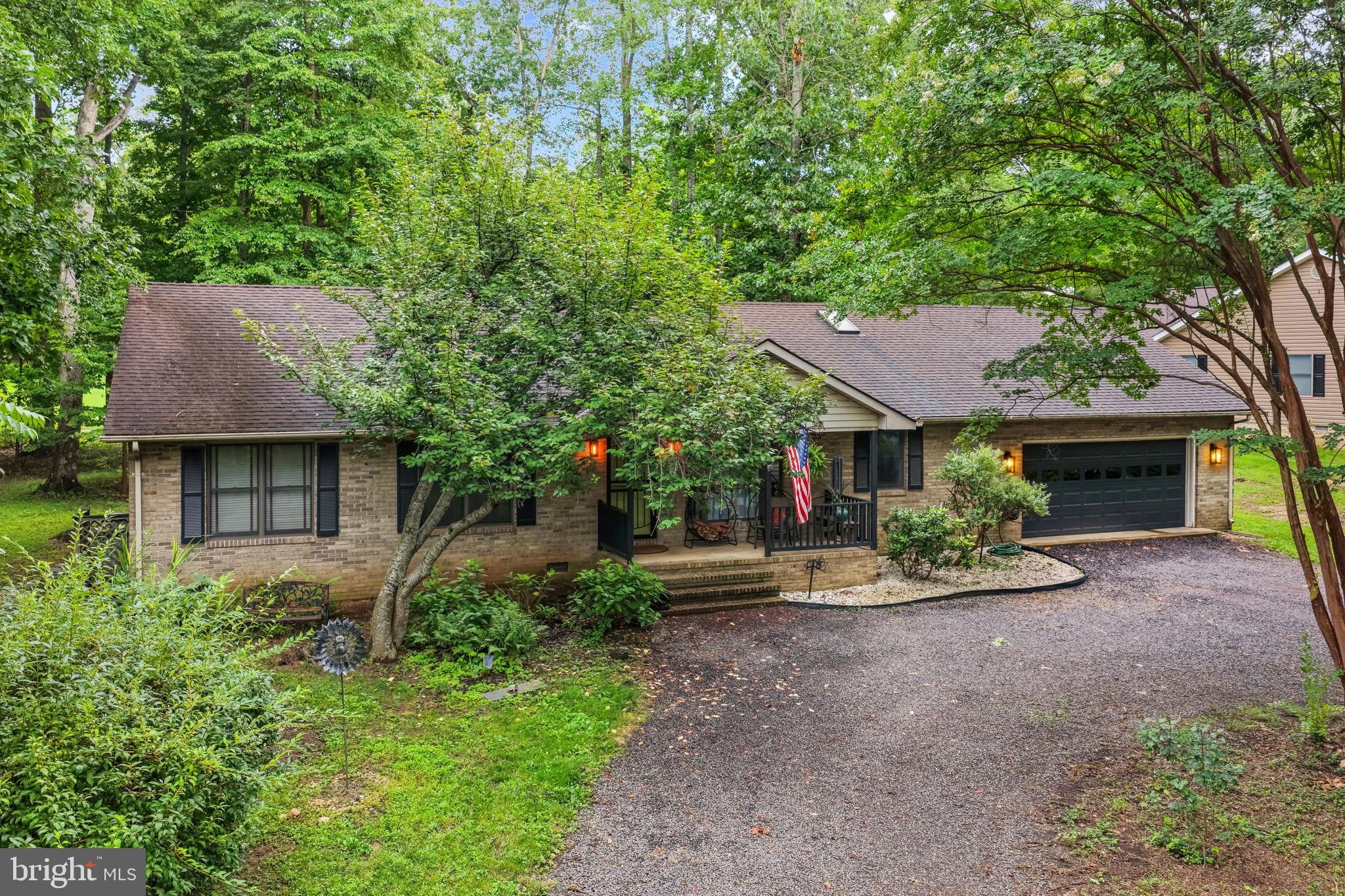 4212 LAKEVIEW PARKWAY
