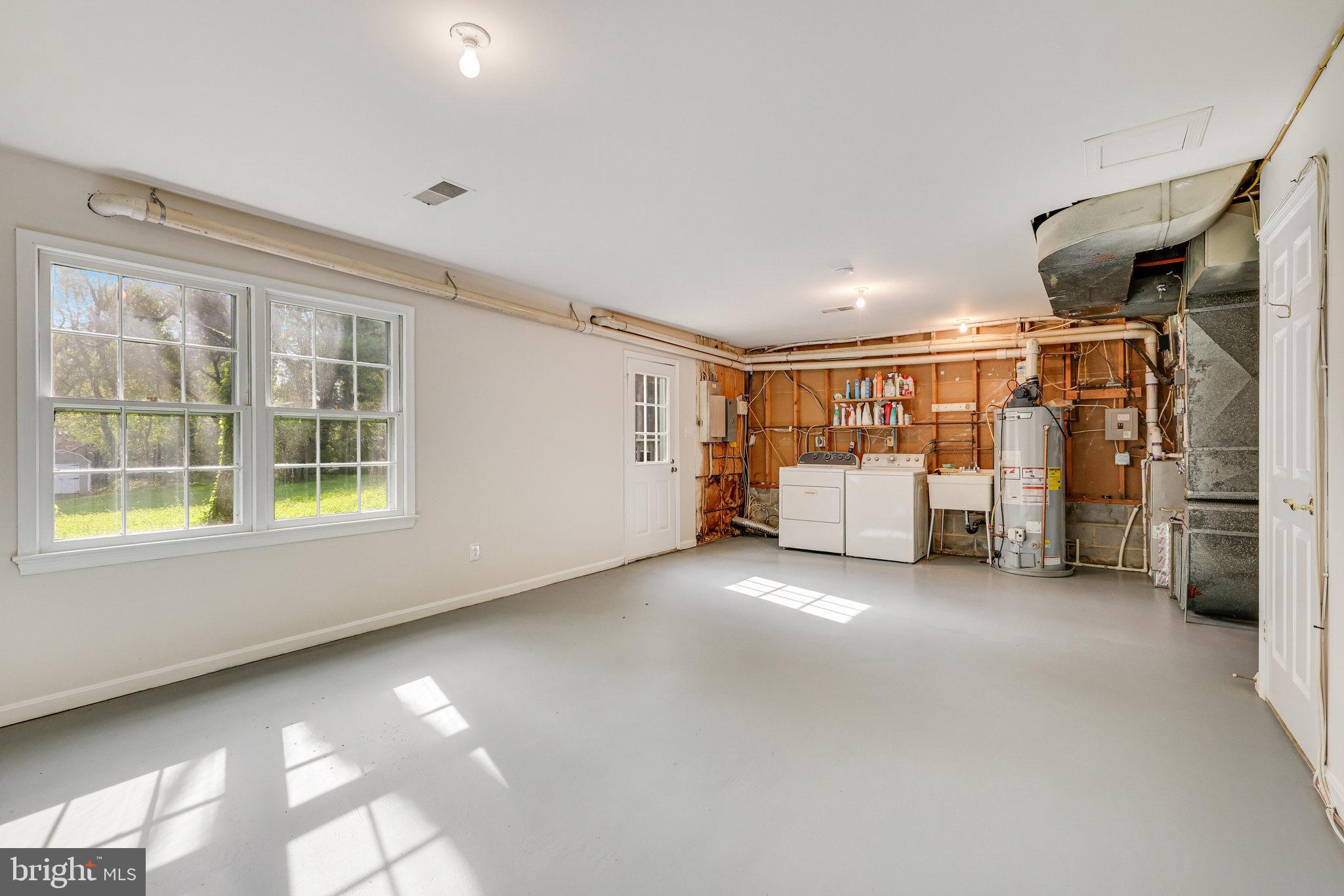 FAIRFAX COUNTRY CLUB ESTATES - Residential