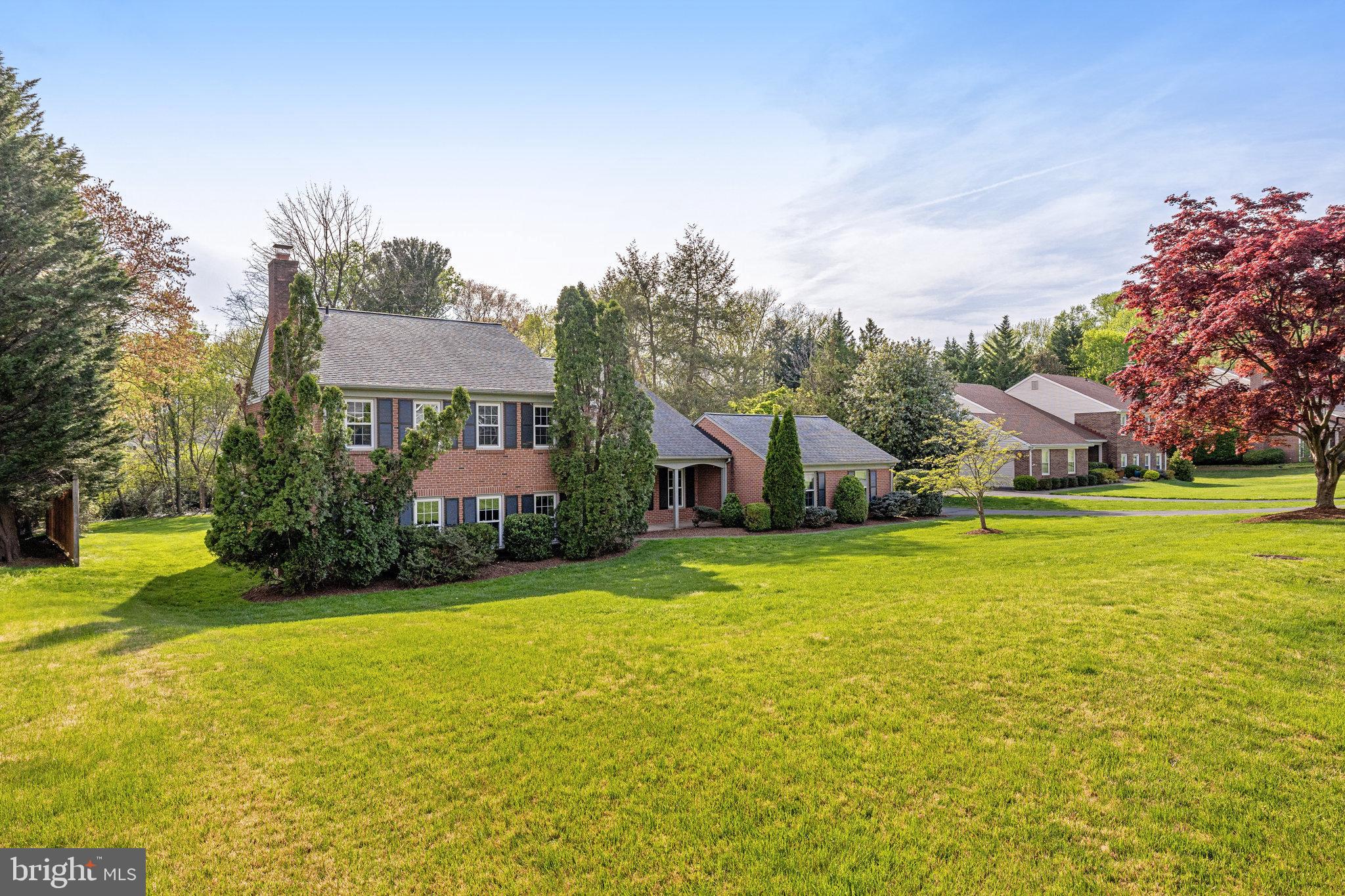 FAIRFAX COUNTRY CLUB ESTATES - Residential