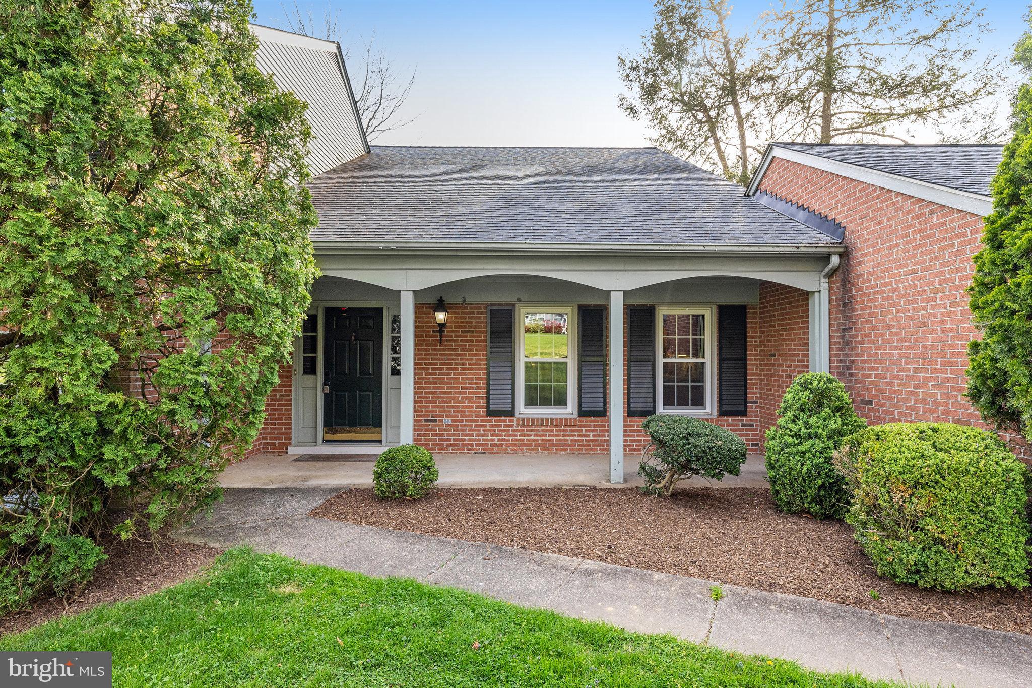 FAIRFAX COUNTRY CLUB ESTATES - Residential