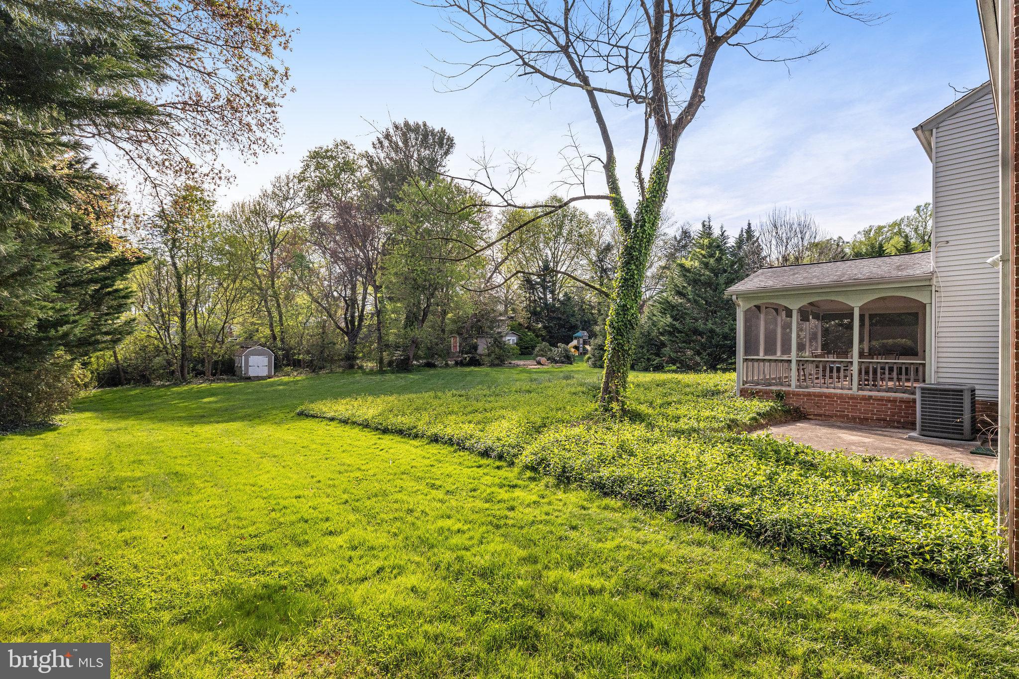 FAIRFAX COUNTRY CLUB ESTATES - Residential