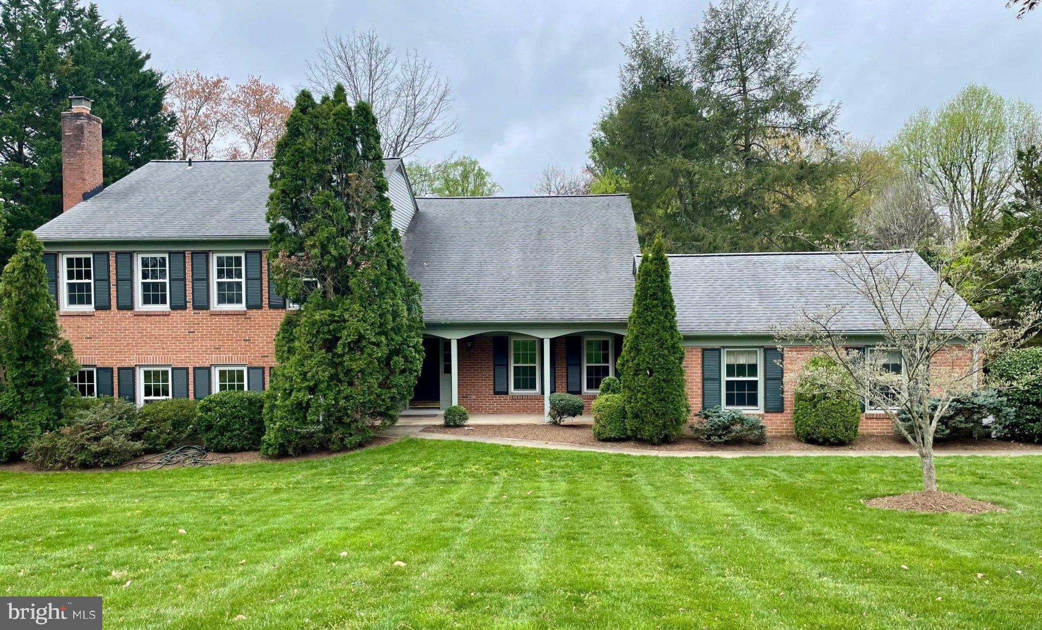 FAIRFAX COUNTRY CLUB ESTATES - Residential