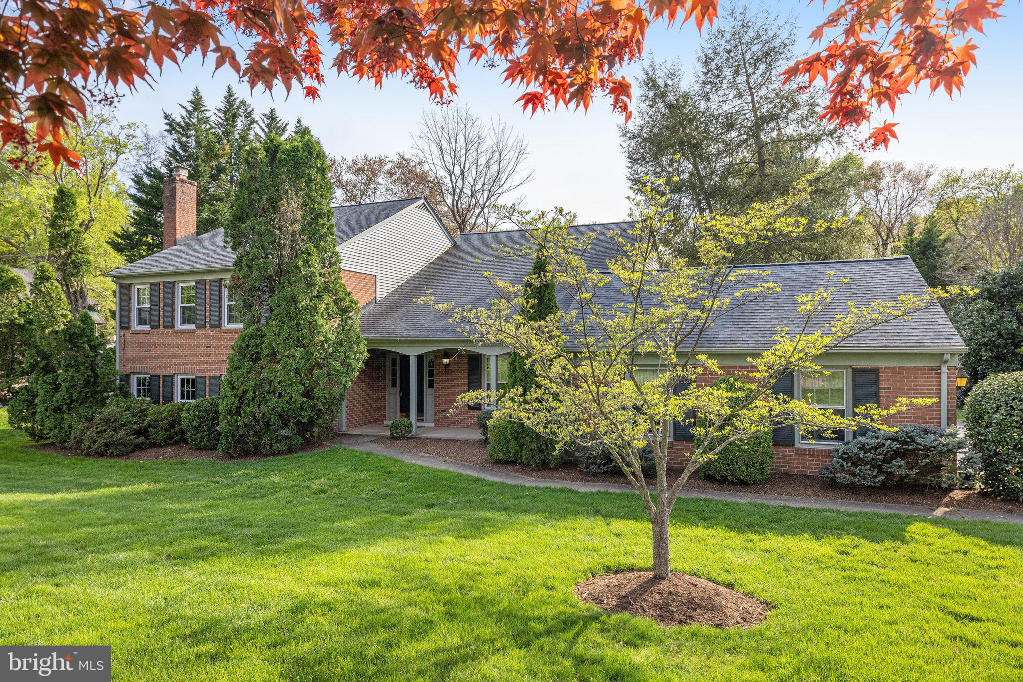 FAIRFAX COUNTRY CLUB ESTATES - Residential