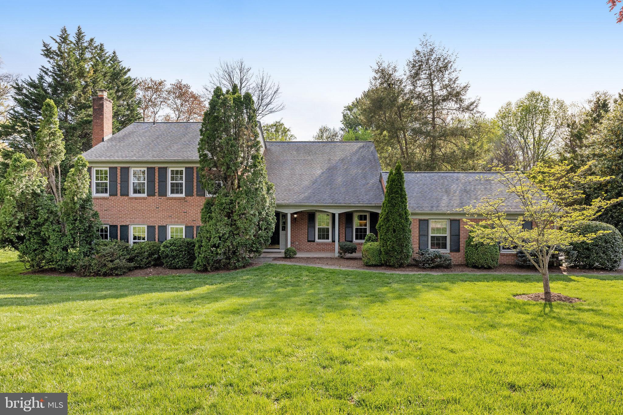 FAIRFAX COUNTRY CLUB ESTATES - Residential