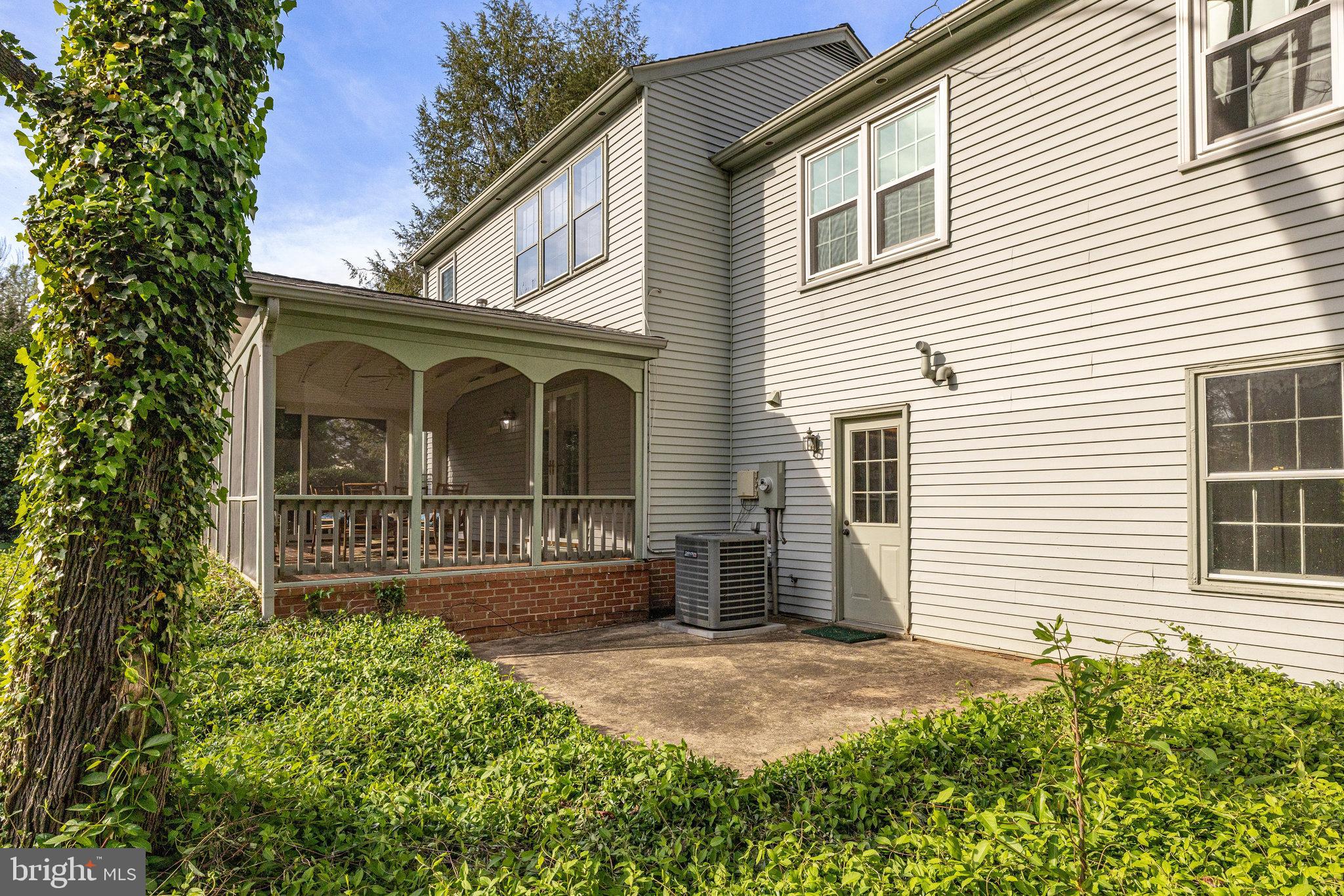 FAIRFAX COUNTRY CLUB ESTATES - Residential