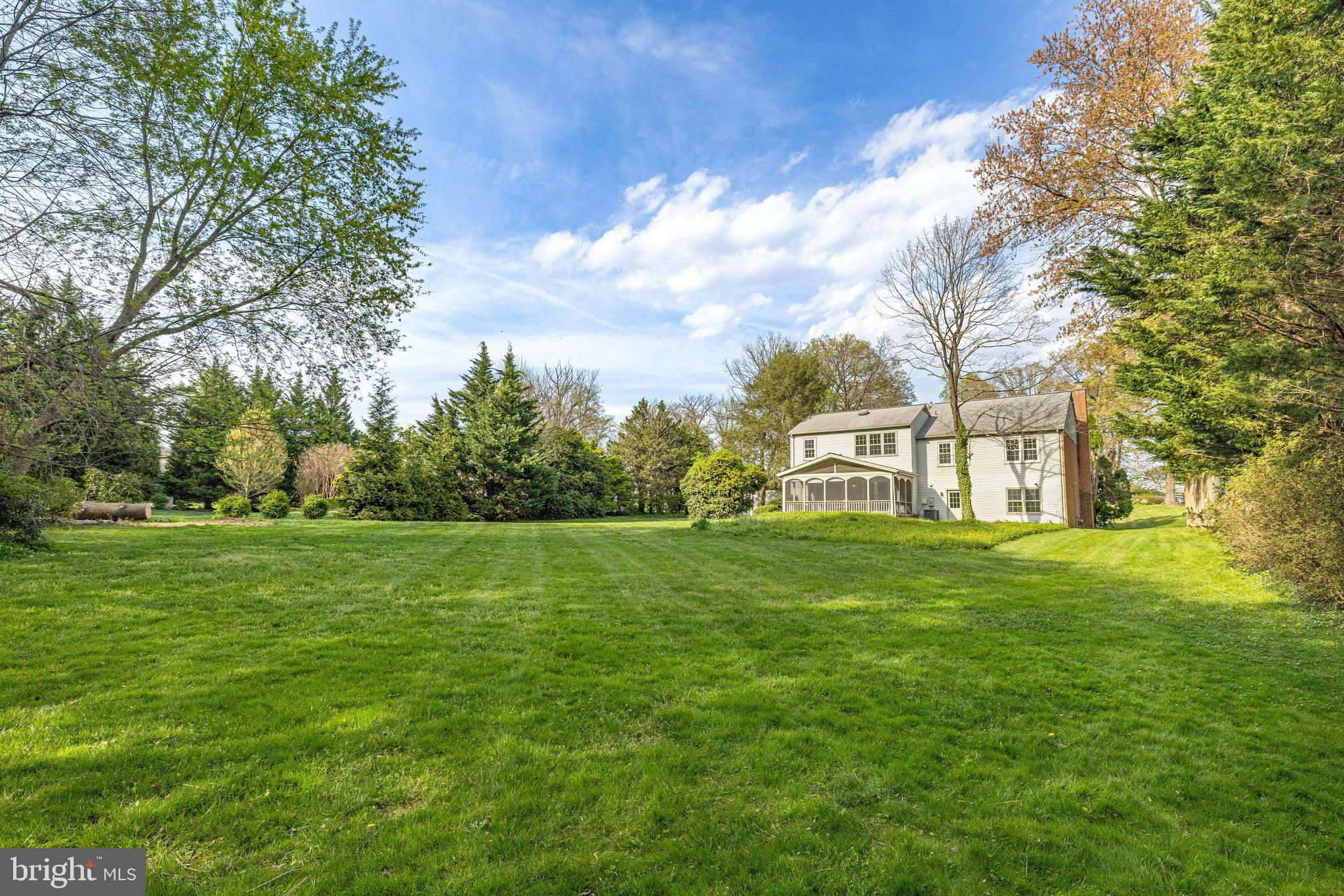 FAIRFAX COUNTRY CLUB ESTATES - Residential