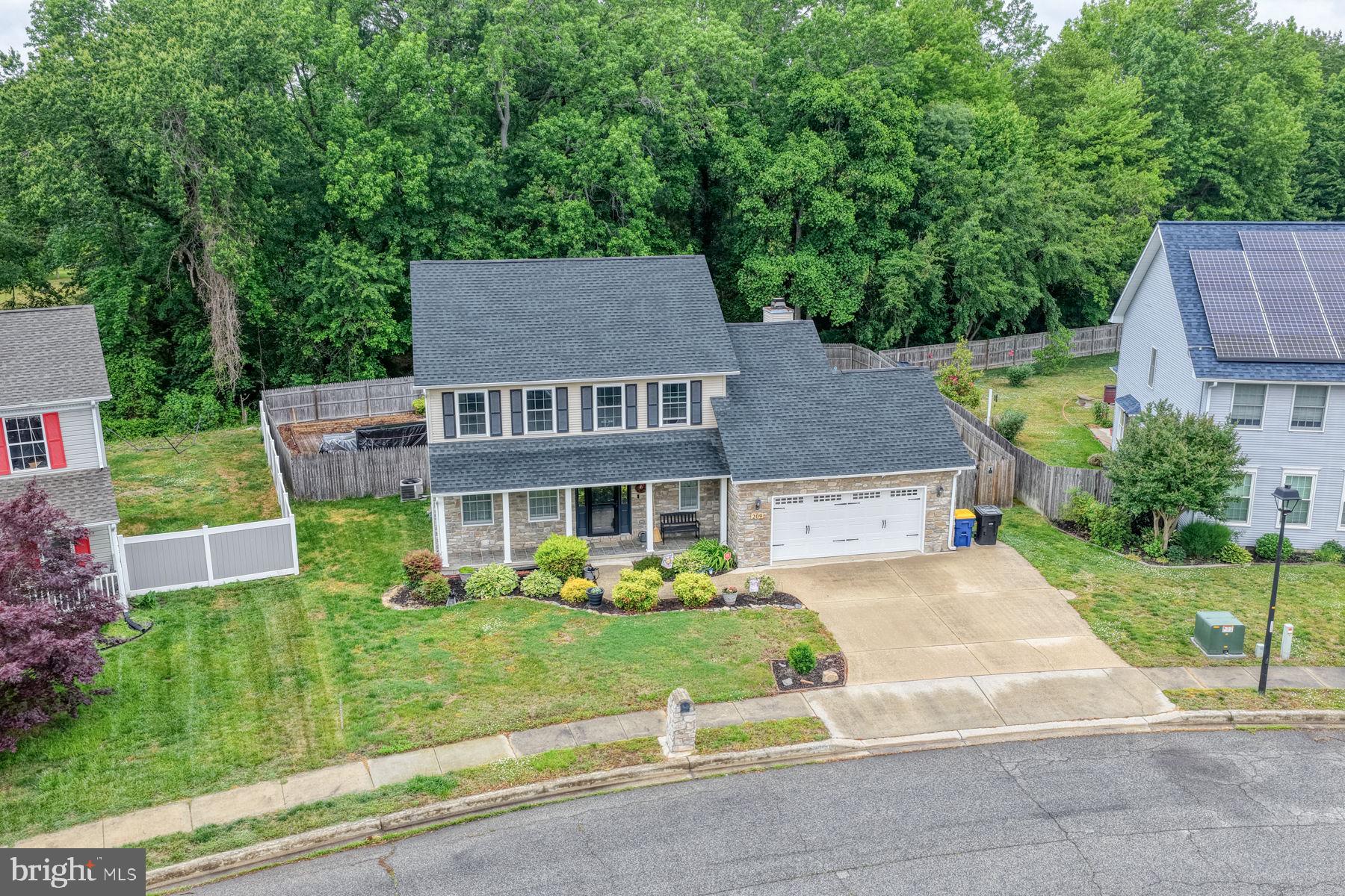 209 CAROLINE PLACE N