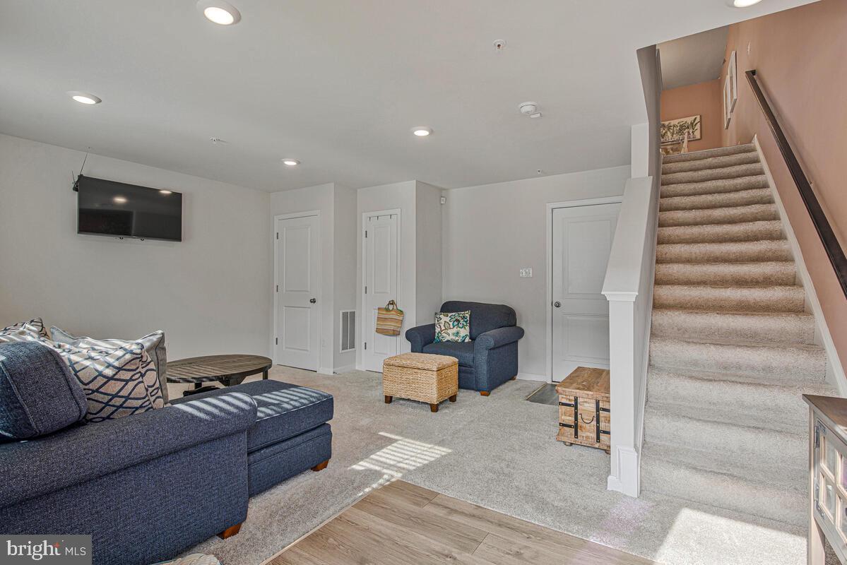 WOODMORE OVERLOOK - Residential