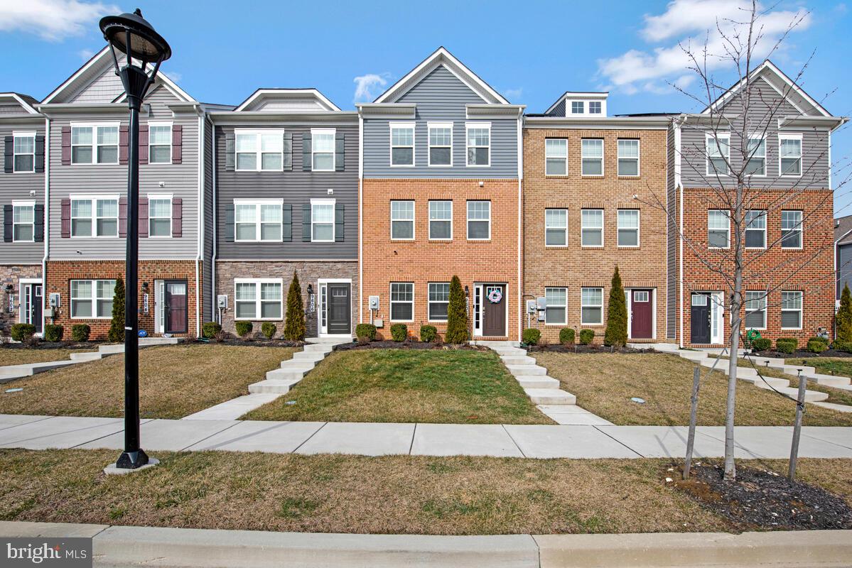 WOODMORE OVERLOOK - Residential