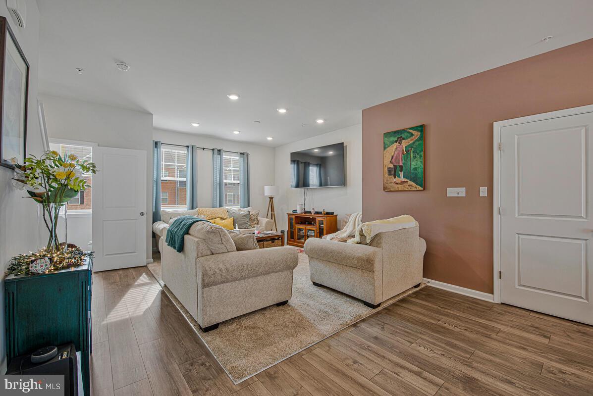 WOODMORE OVERLOOK - Residential