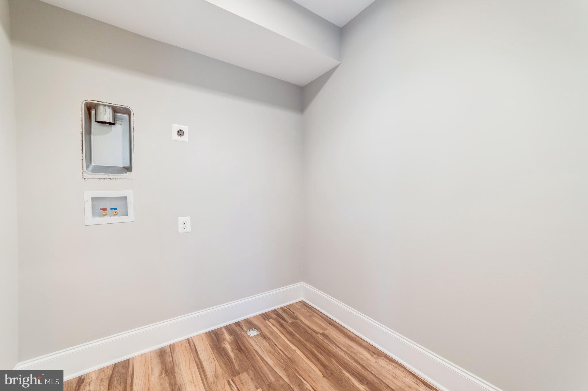 LEE HEIGHTS - Residential