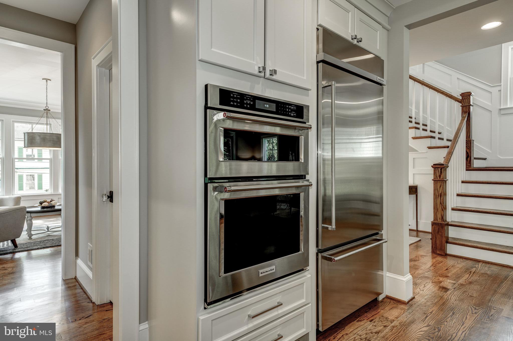 LEE HEIGHTS - Residential