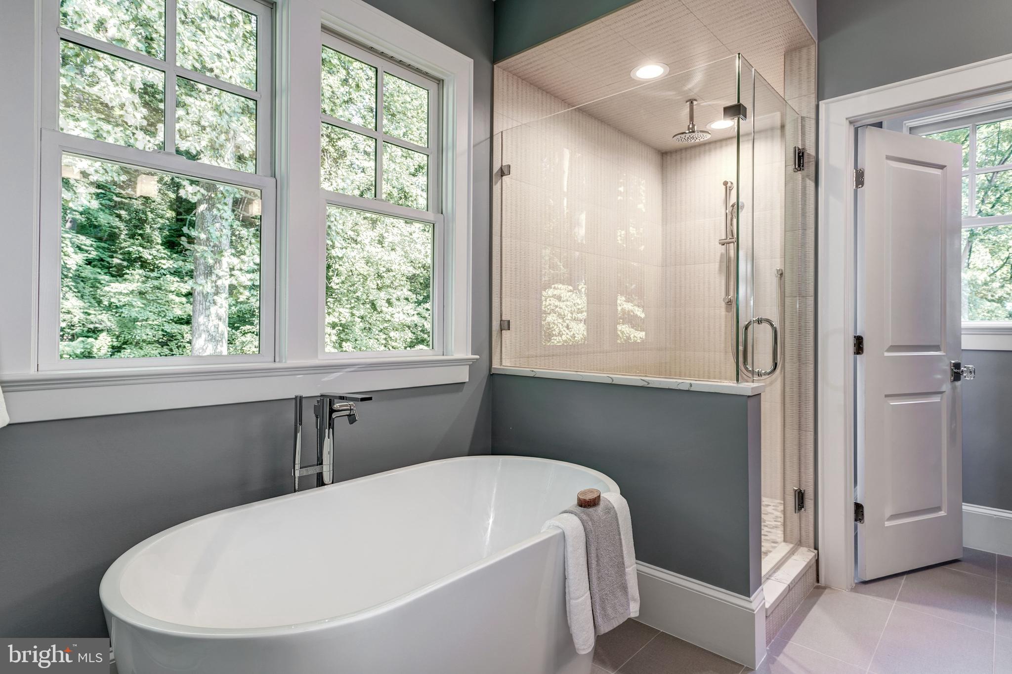 LEE HEIGHTS - Residential