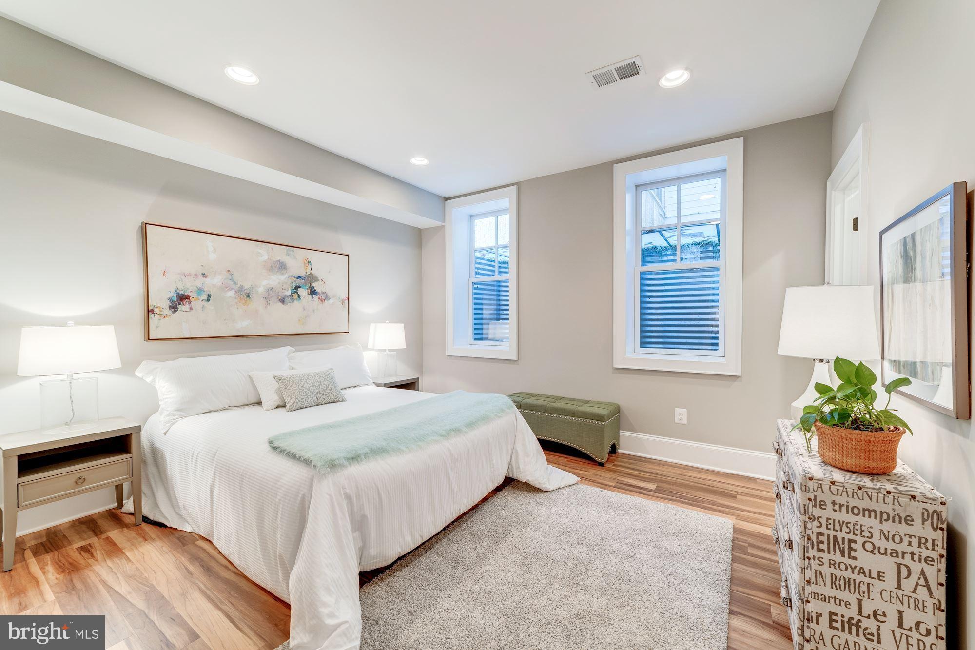 LEE HEIGHTS - Residential