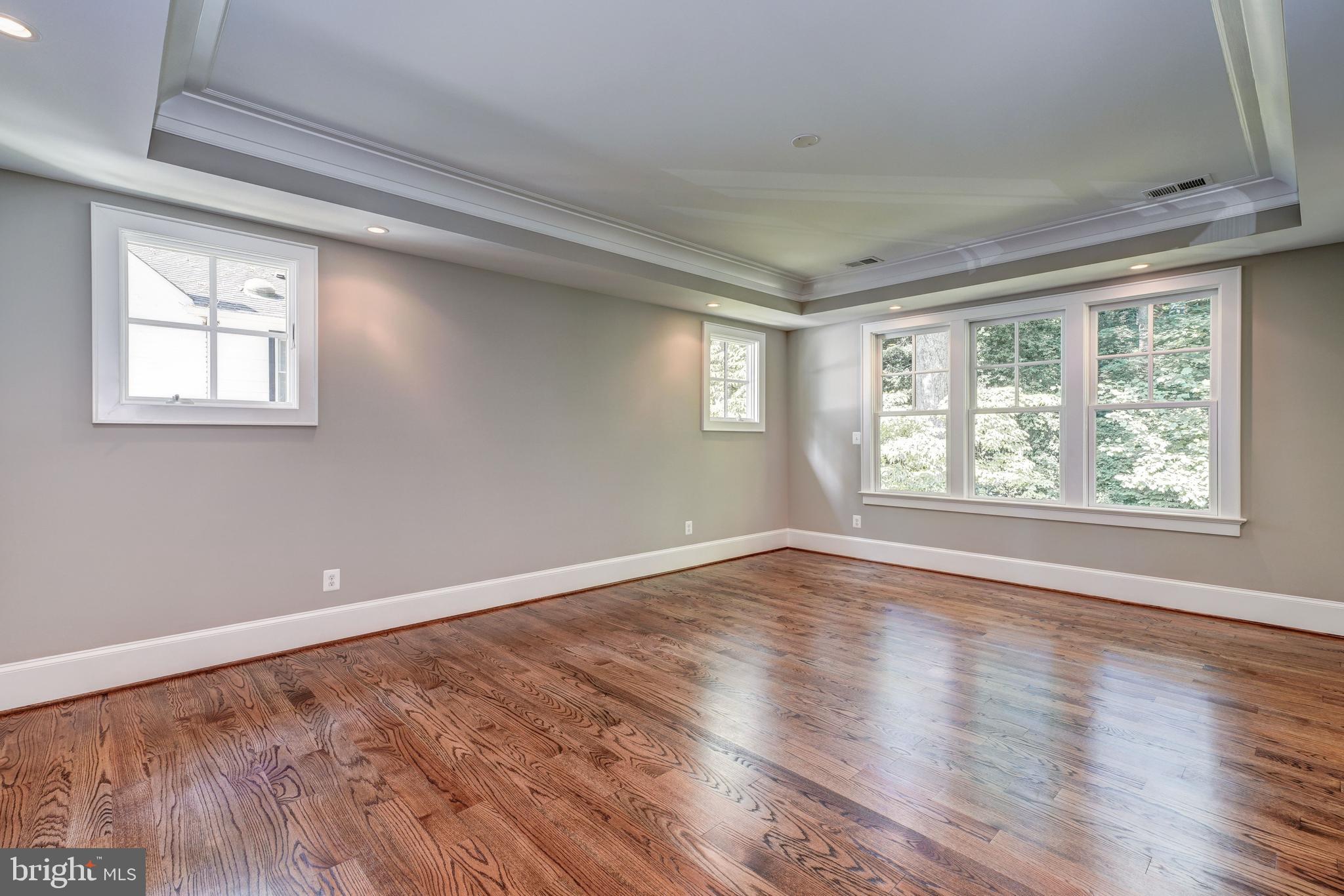 LEE HEIGHTS - Residential