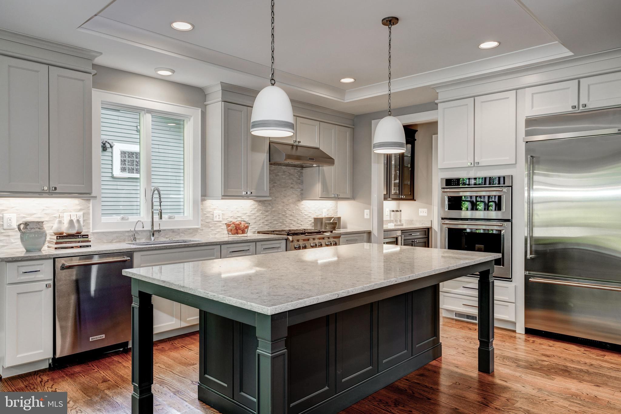 LEE HEIGHTS - Residential