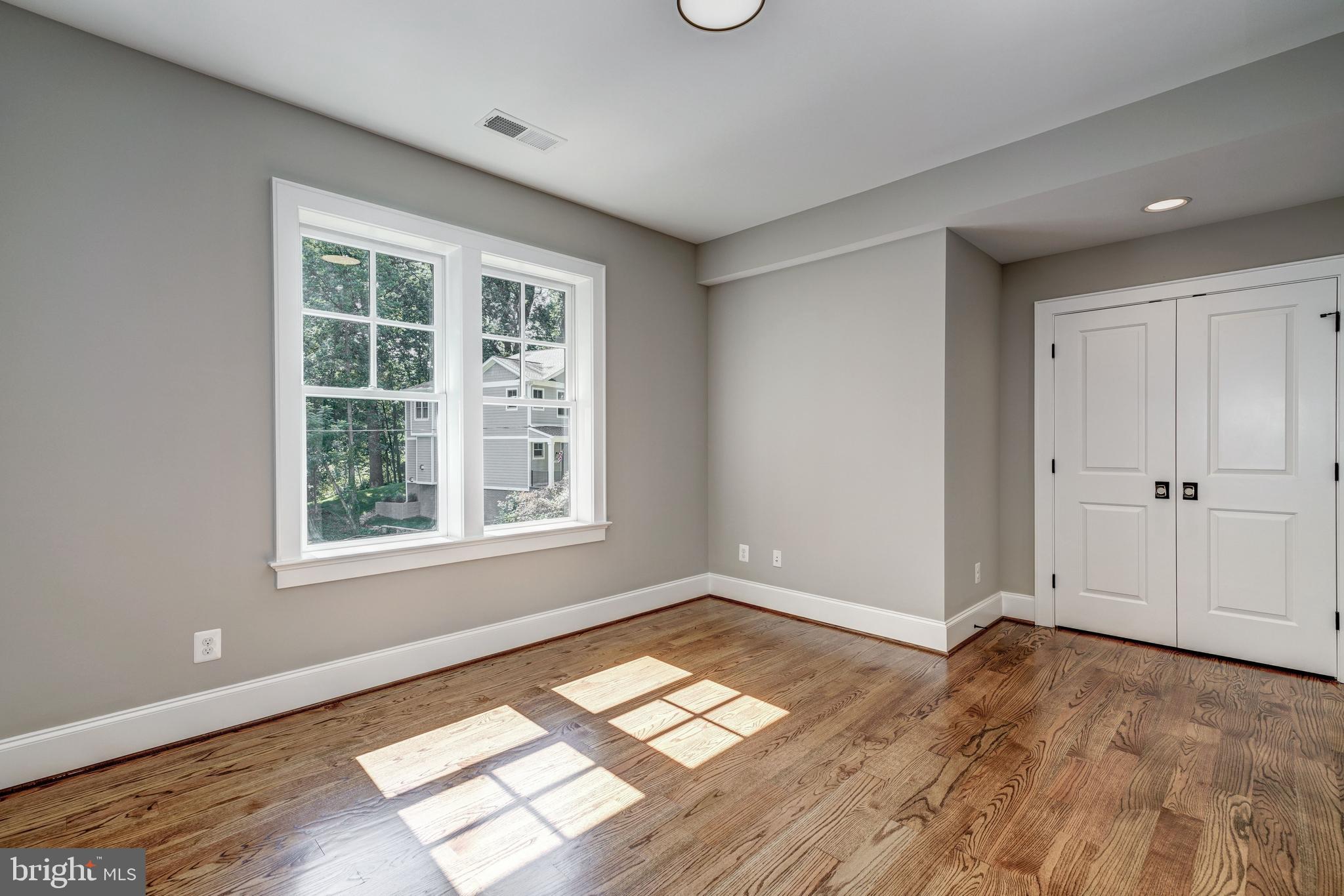 LEE HEIGHTS - Residential