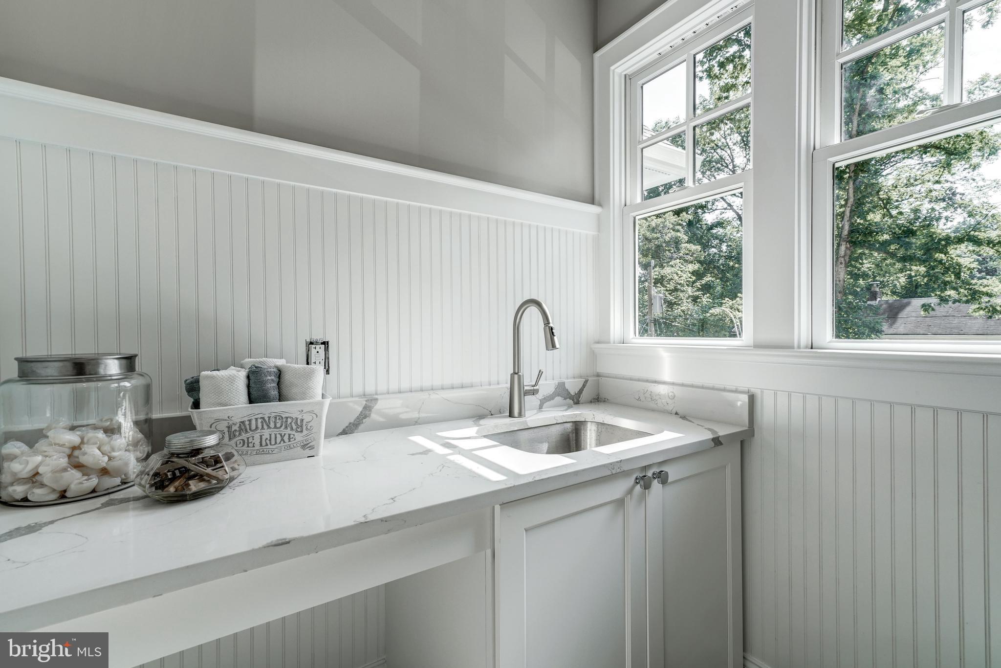 LEE HEIGHTS - Residential