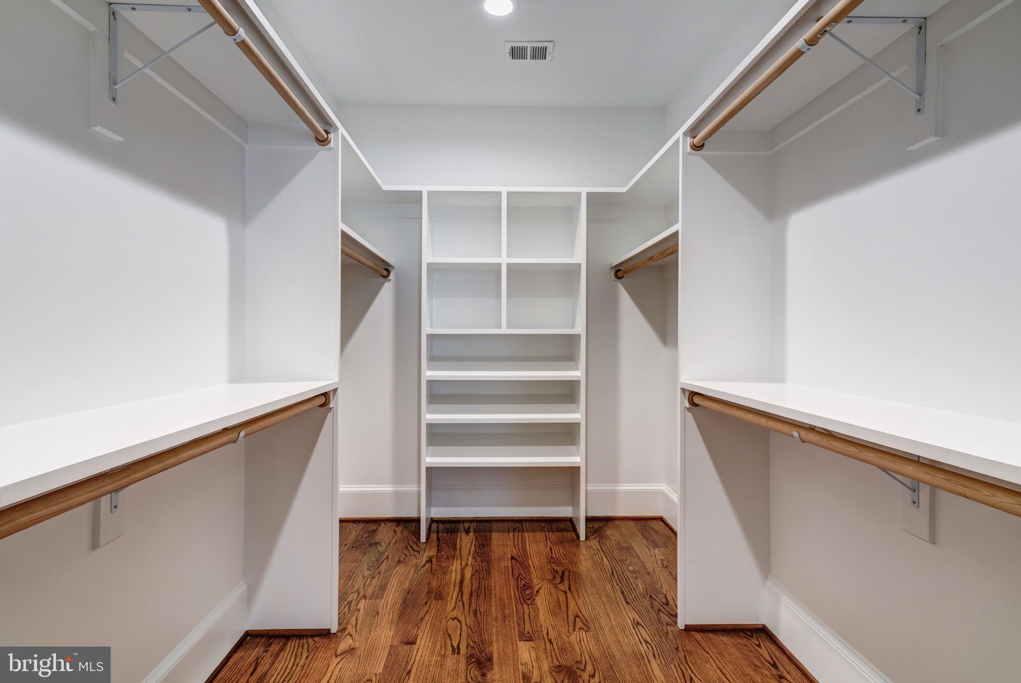 LEE HEIGHTS - Residential