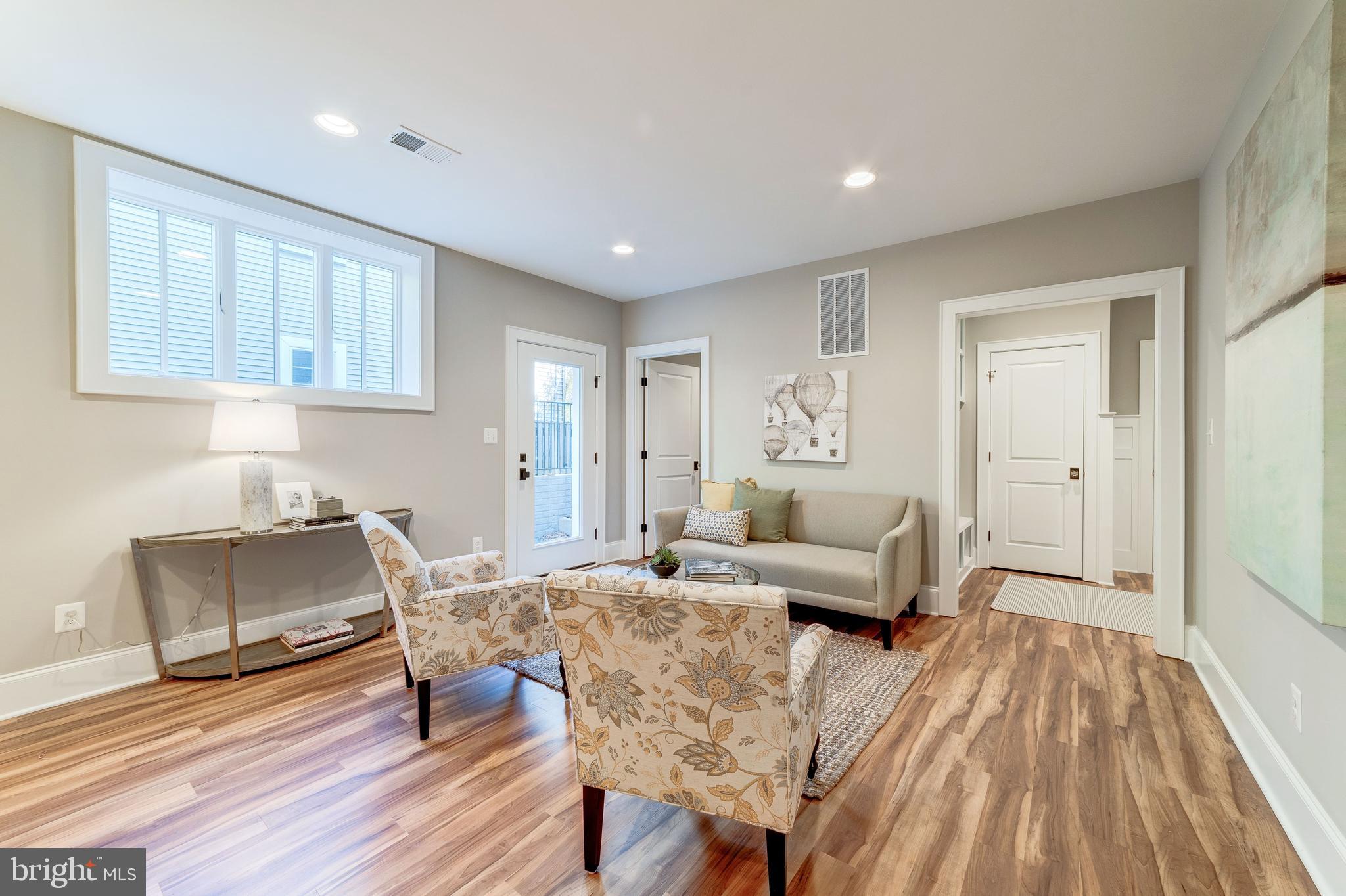 LEE HEIGHTS - Residential