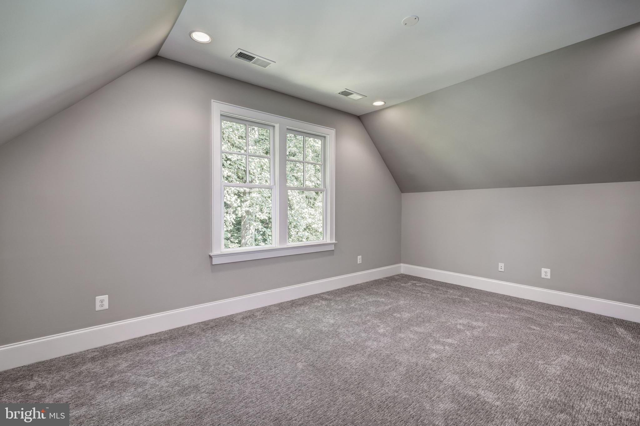 LEE HEIGHTS - Residential