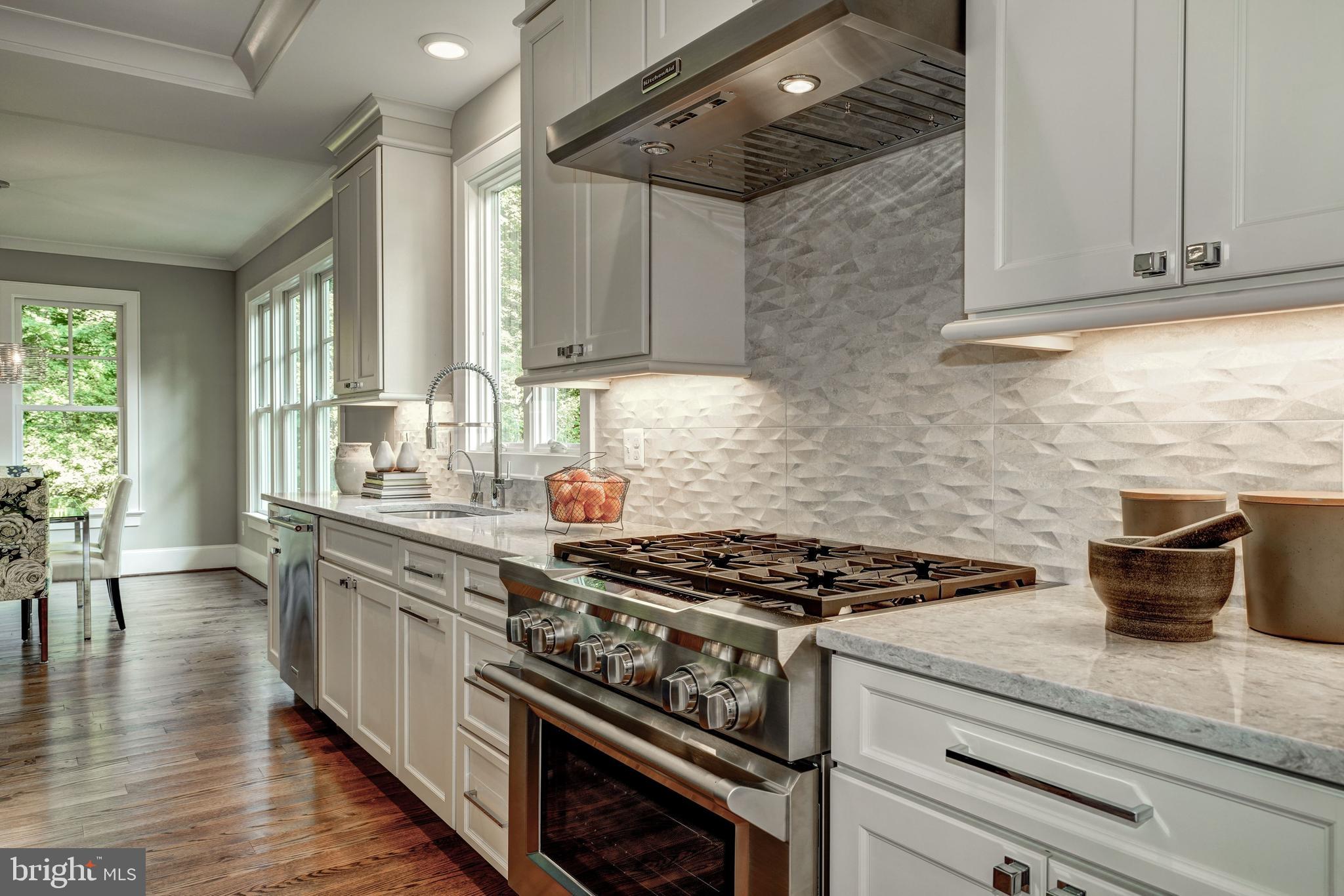 LEE HEIGHTS - Residential