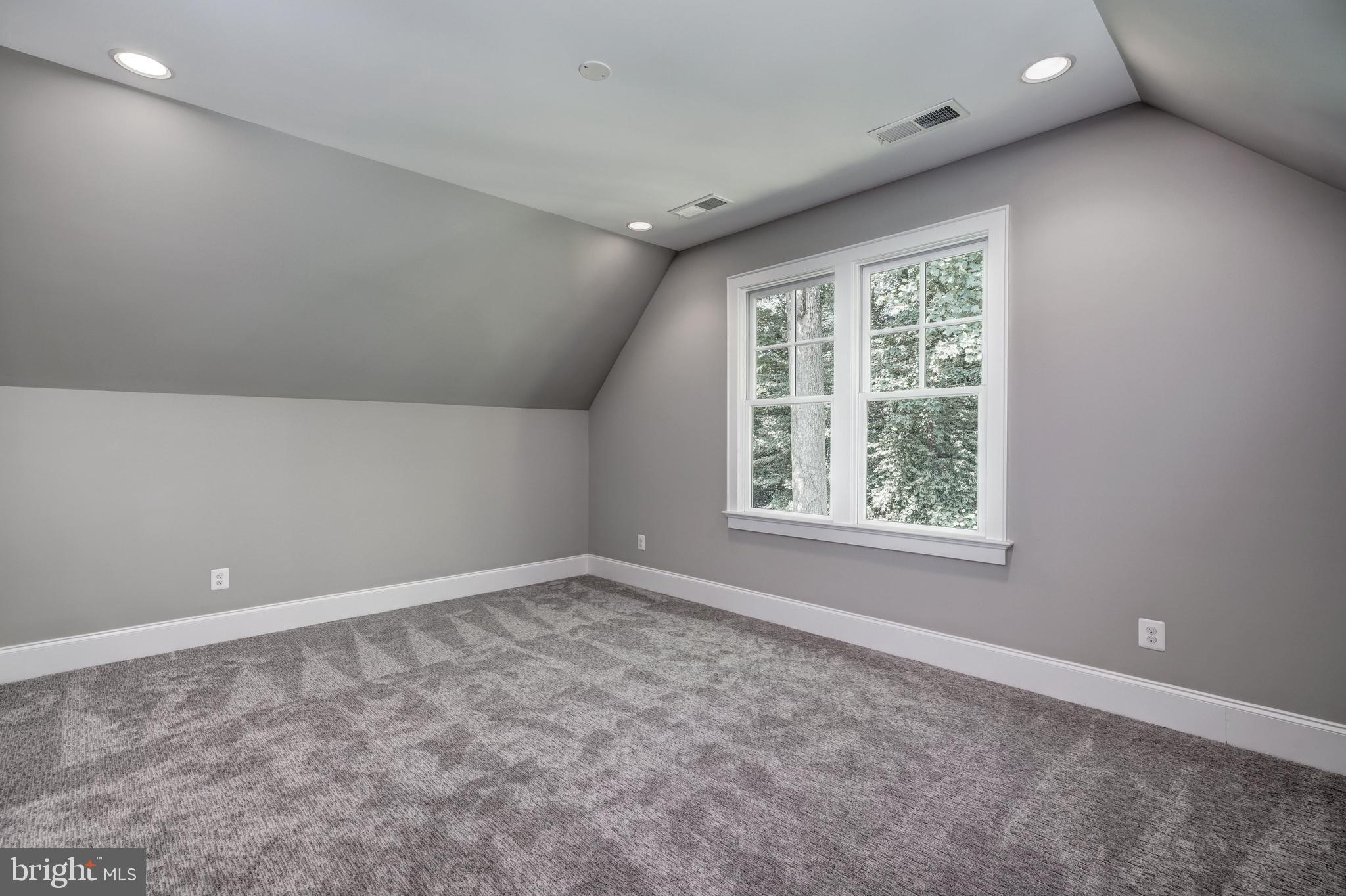 LEE HEIGHTS - Residential