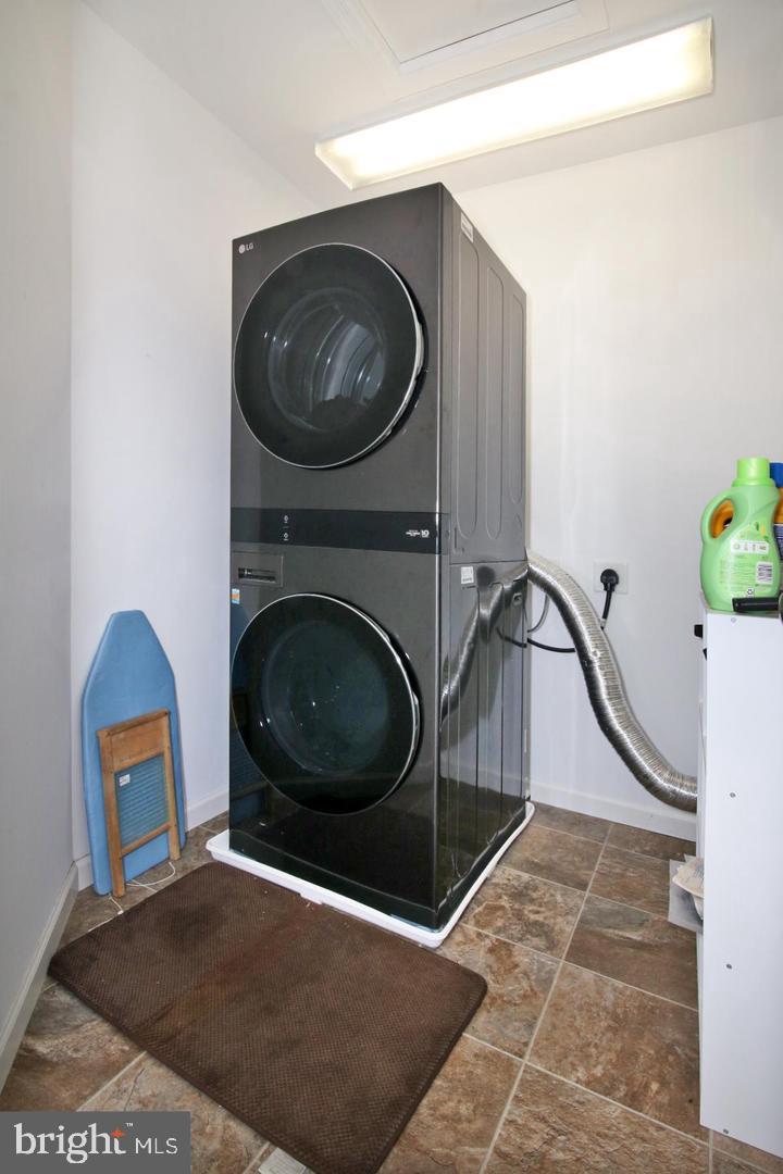 HILLTOP ESTATES - Residential