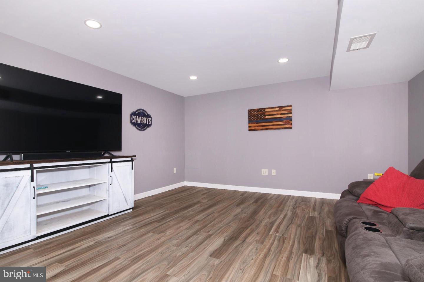 HILLTOP ESTATES - Residential