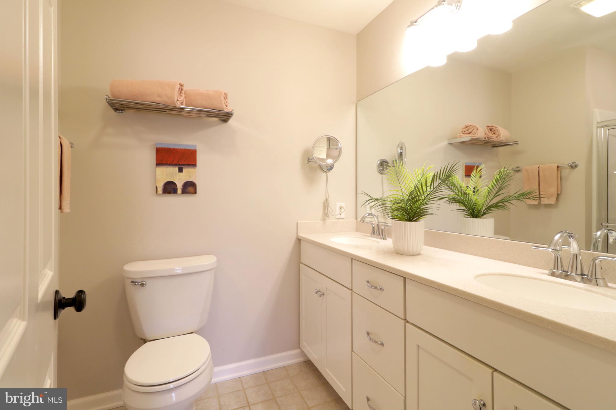 THOROUGHBRED CROSSING - Residential