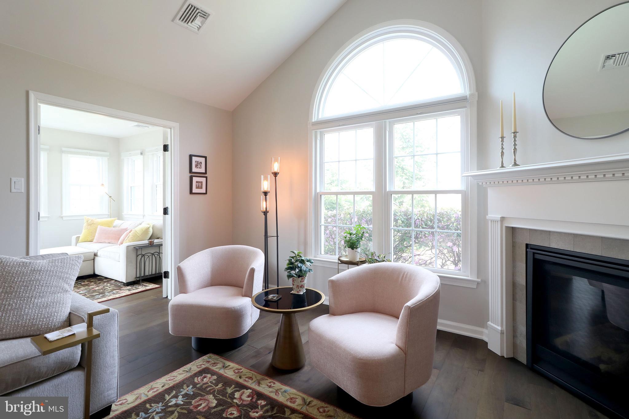 THOROUGHBRED CROSSING - Residential