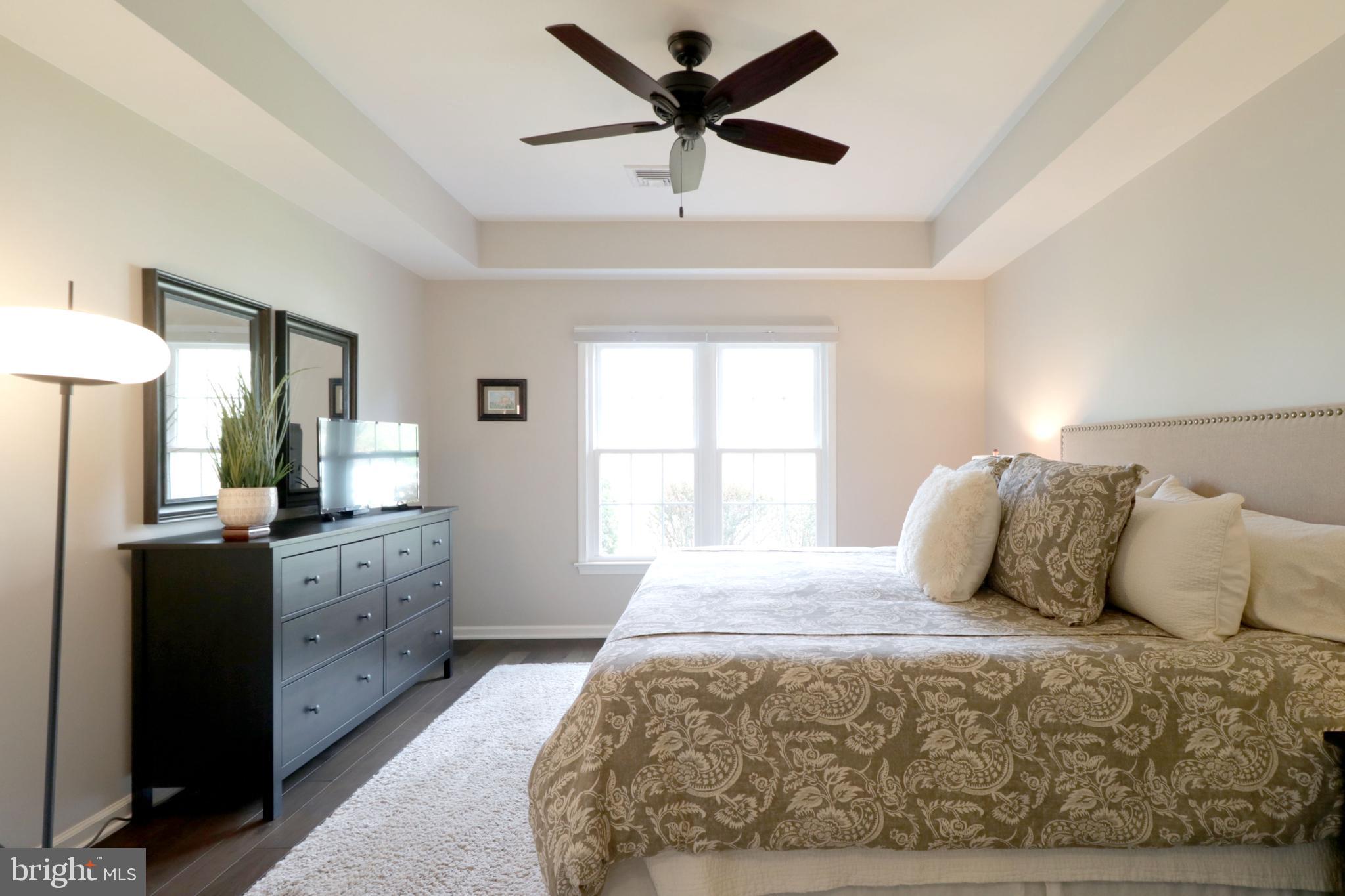 THOROUGHBRED CROSSING - Residential