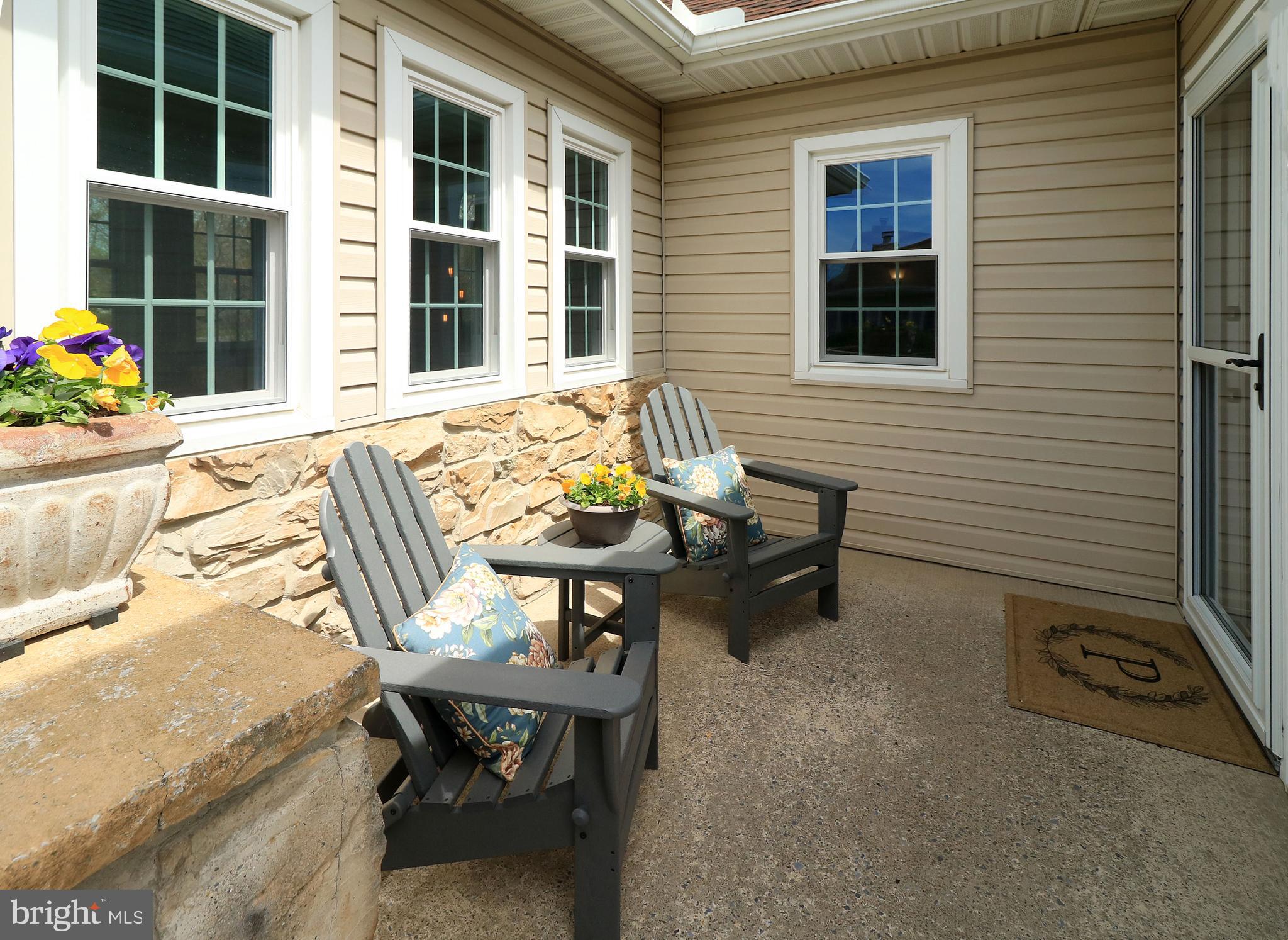 THOROUGHBRED CROSSING - Residential