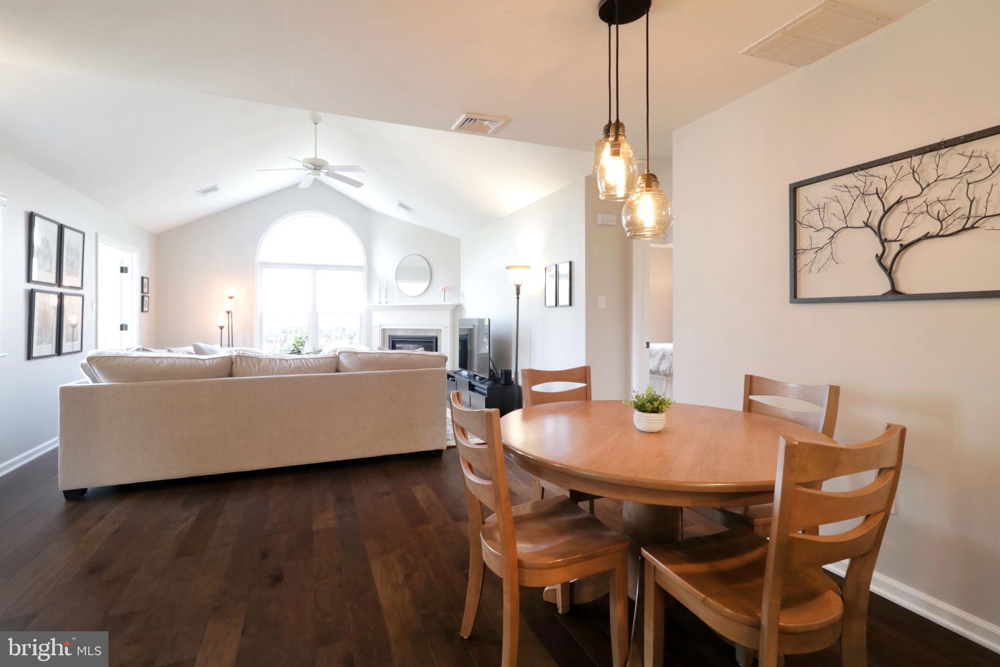 THOROUGHBRED CROSSING - Residential