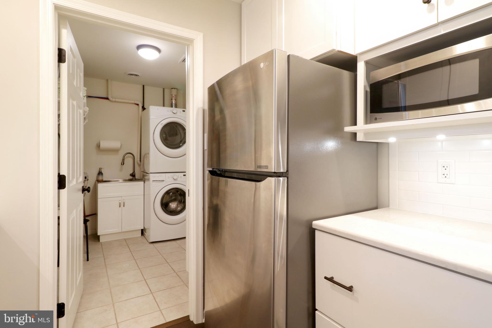 THOROUGHBRED CROSSING - Residential